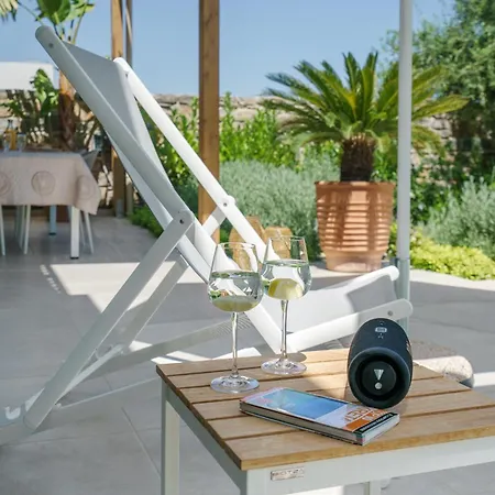Vilă New Stylish Tessera With Private Pool And Bbq *
